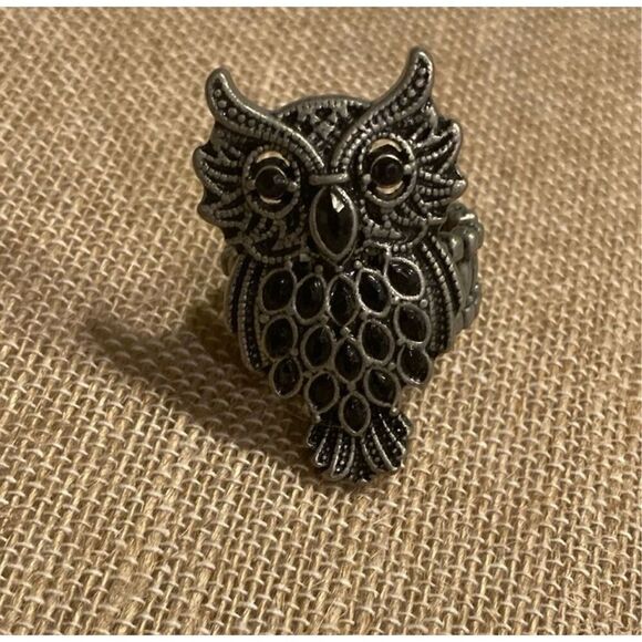 Pewter Tone Black Jewel Embellish Owl Stretch Ring One Size Boho Kitschy Cottage - Picture 1 of 3